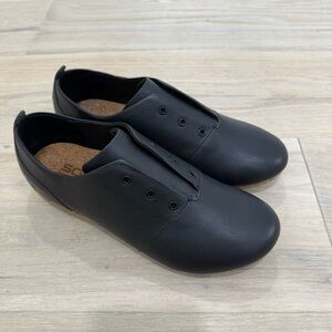 Sole Women's Leather Sneakers Wine Cork
Shoes District by REcork Lark Sz W 8